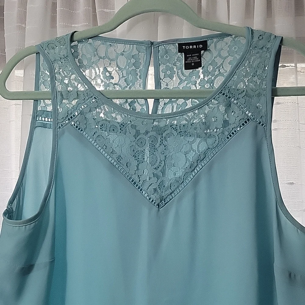 Torrid Tank - Picture 2 of 4